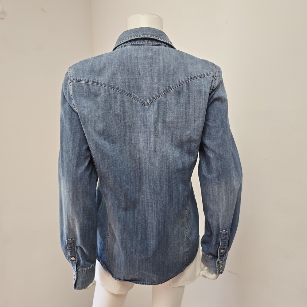 J Crew Denim Shirt Size M Womens Pearl Snap Down Long Sleeve Western Preppy - Picture 3 of 10